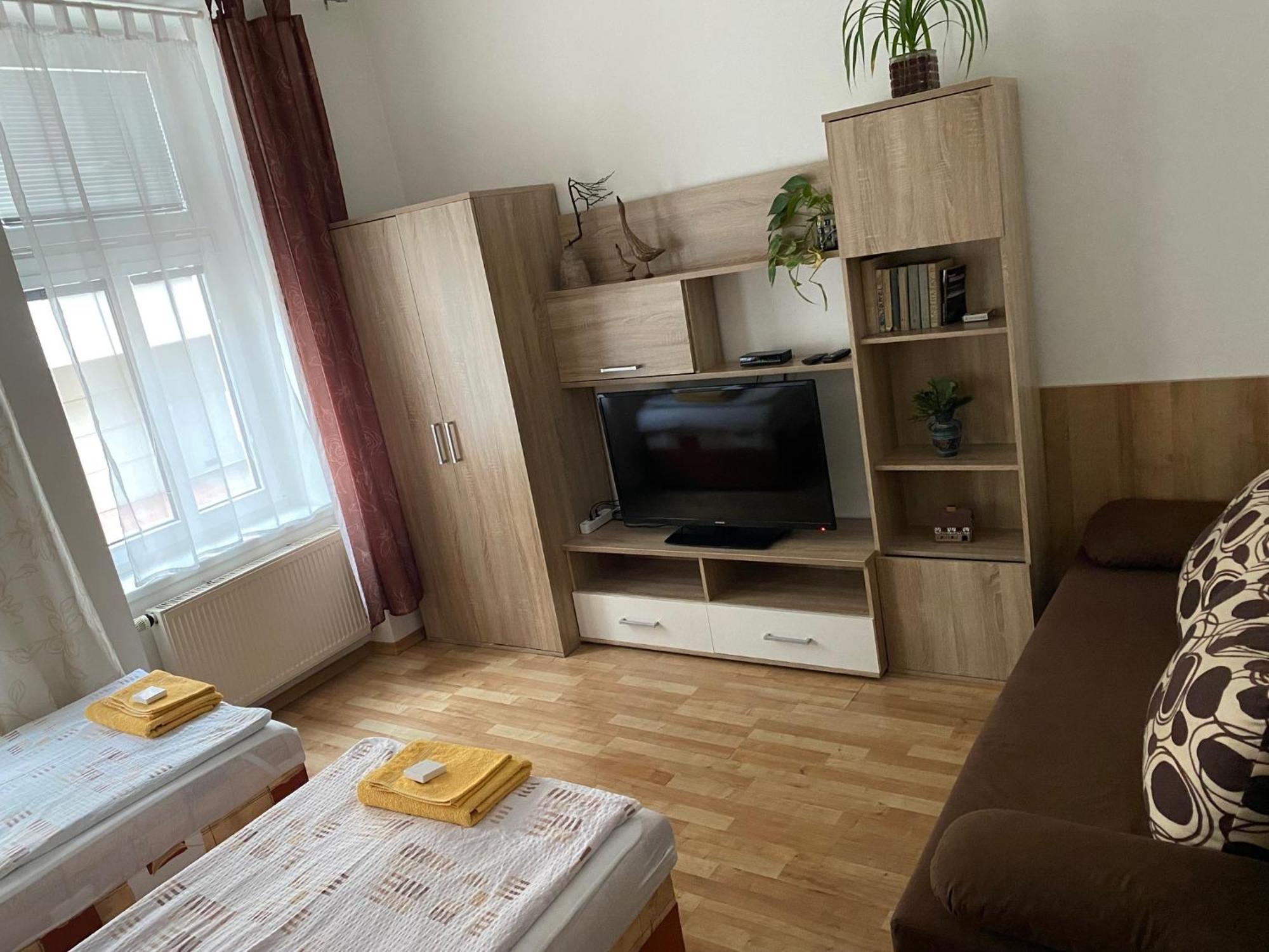 Apartmany - Penzion Smetanka Ceske Budejovice Exterior foto
