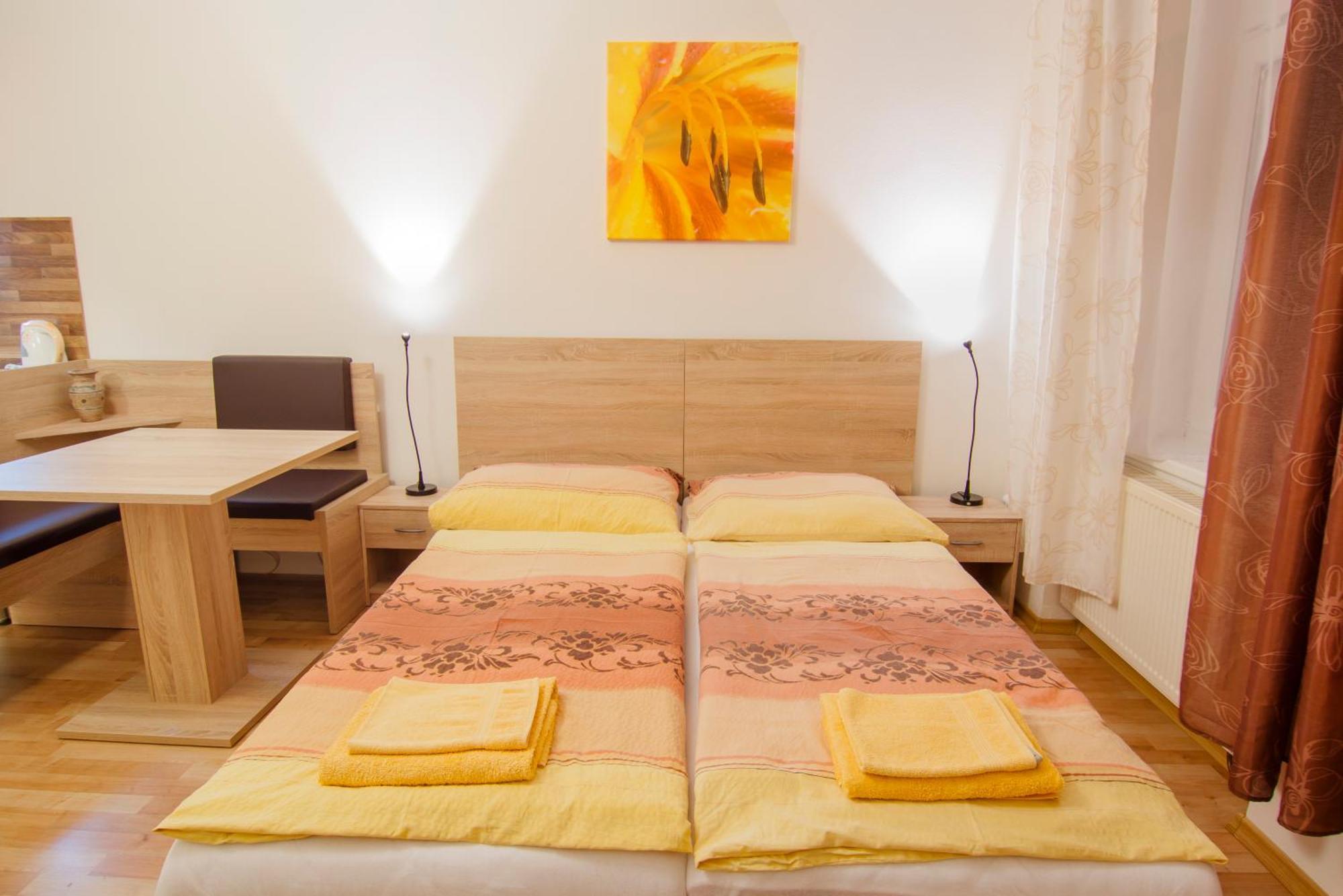 Apartmany - Penzion Smetanka Ceske Budejovice Exterior foto