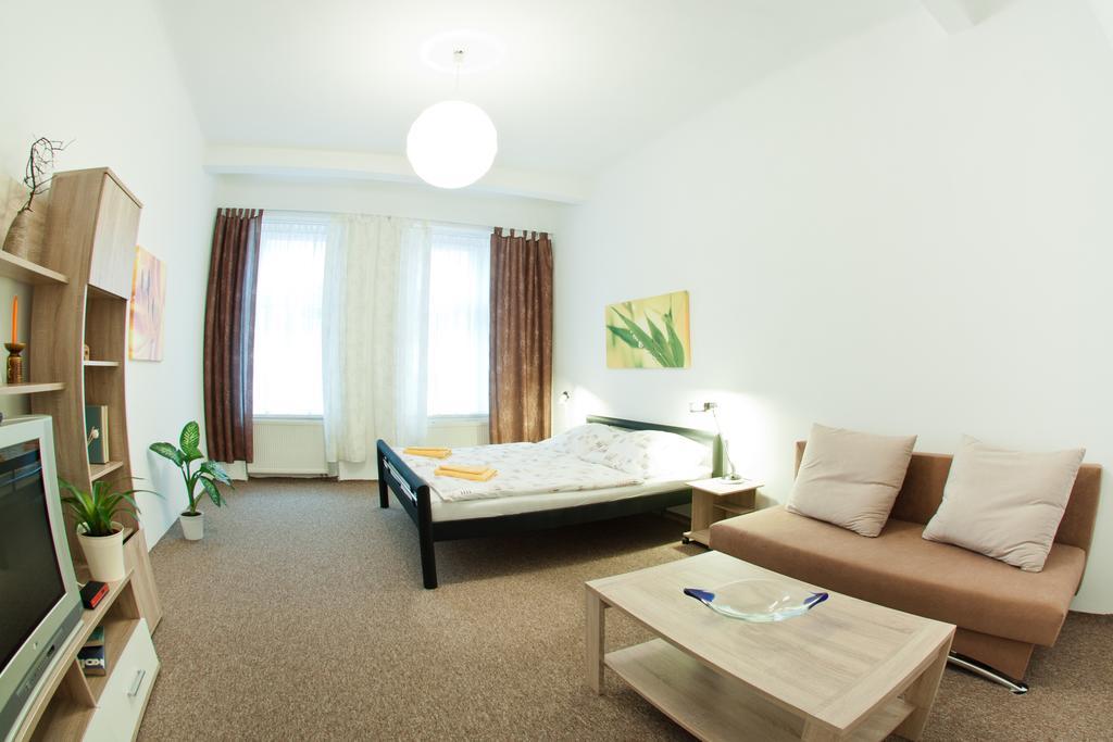 Apartmany - Penzion Smetanka Ceske Budejovice Exterior foto